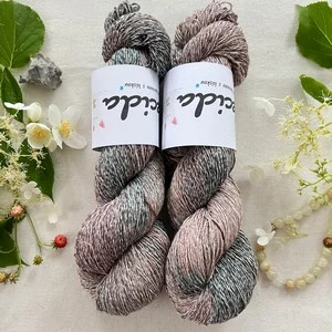 "Truffle Smoke" - 53% bambusová viskóza 47% buretové hedvábí 460m/100g